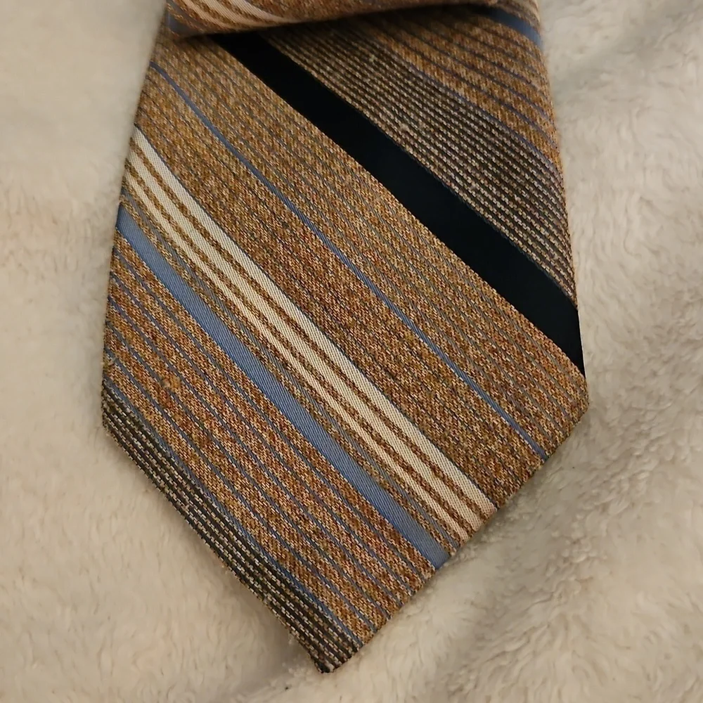 3/$30 Vintage FASHIONAIRE 1970s Striped Tan and Blue Clip-on Tie